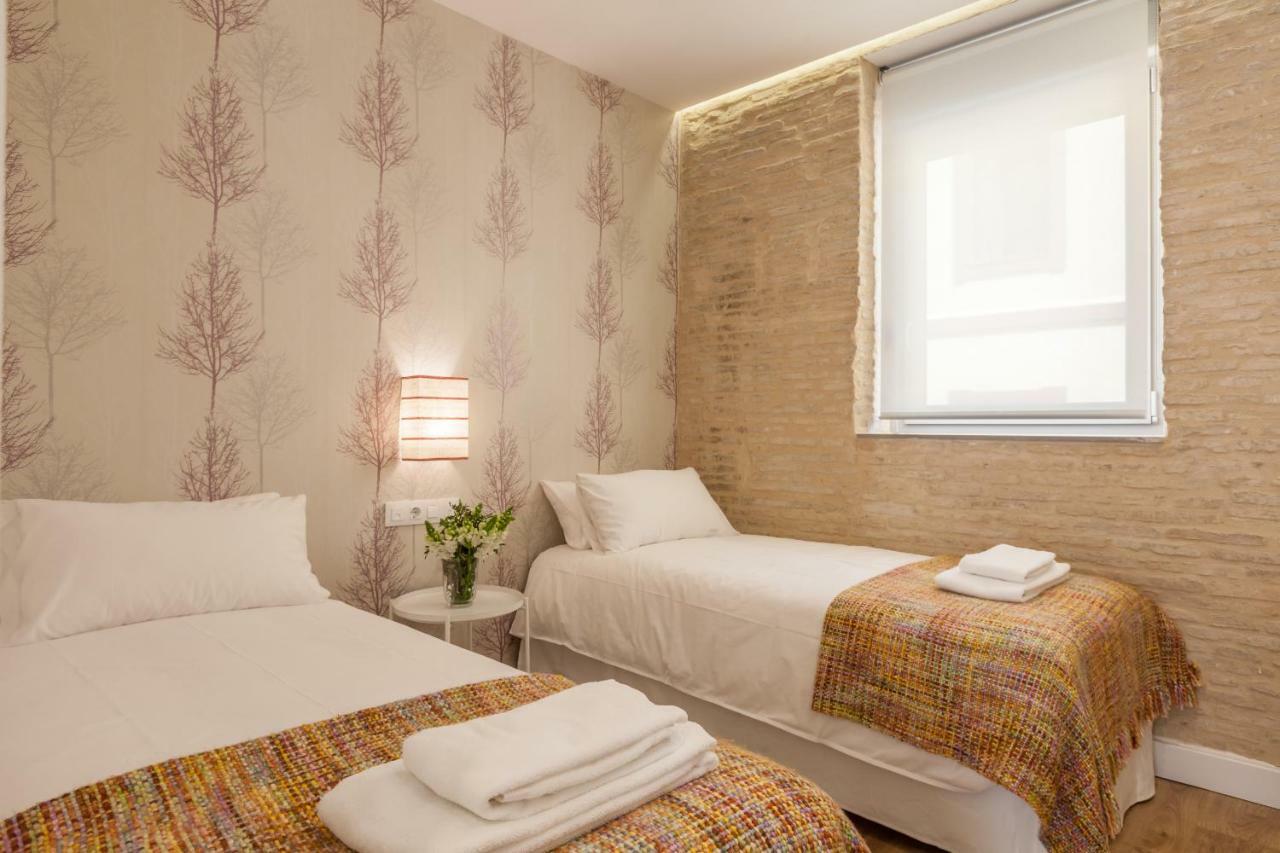 Apartamentos Rg Suites Jardines De Murillo Sevilla Bagian luar foto